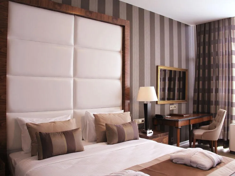 Manesol Fuar Otel İstanbul 4*,